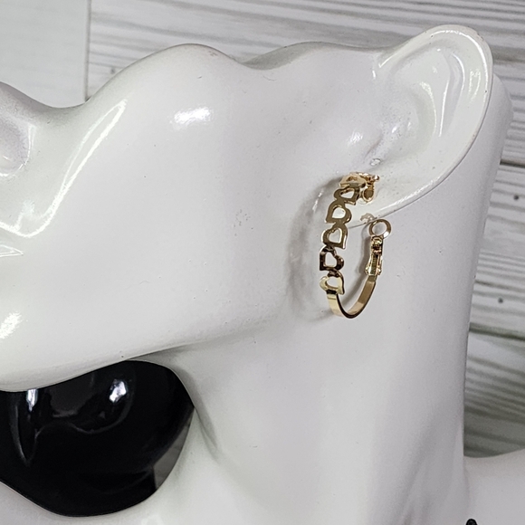 Gold Fulled Heart Hoop Earrings New - Picture 7 of 11